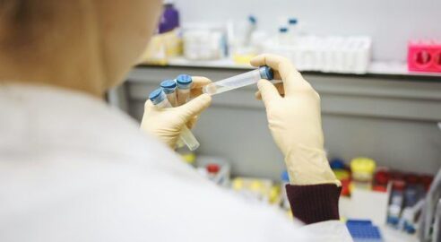тестване на служителите за COVID-19